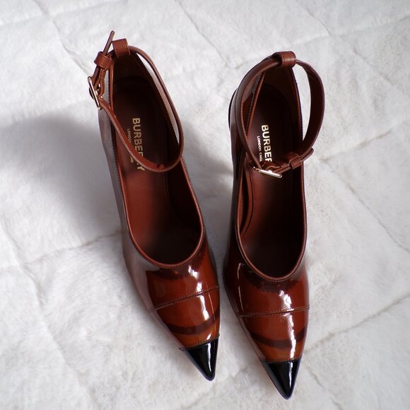 Burberry Patent Leather Scallop Detail Pointed Toe Pumps, Retro Party Event NIB - Picture 6 of 16